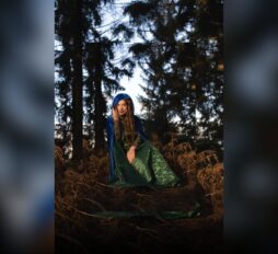 Aynaz Bows To Life With A Quietly Stunning New Single - Artist Watcher